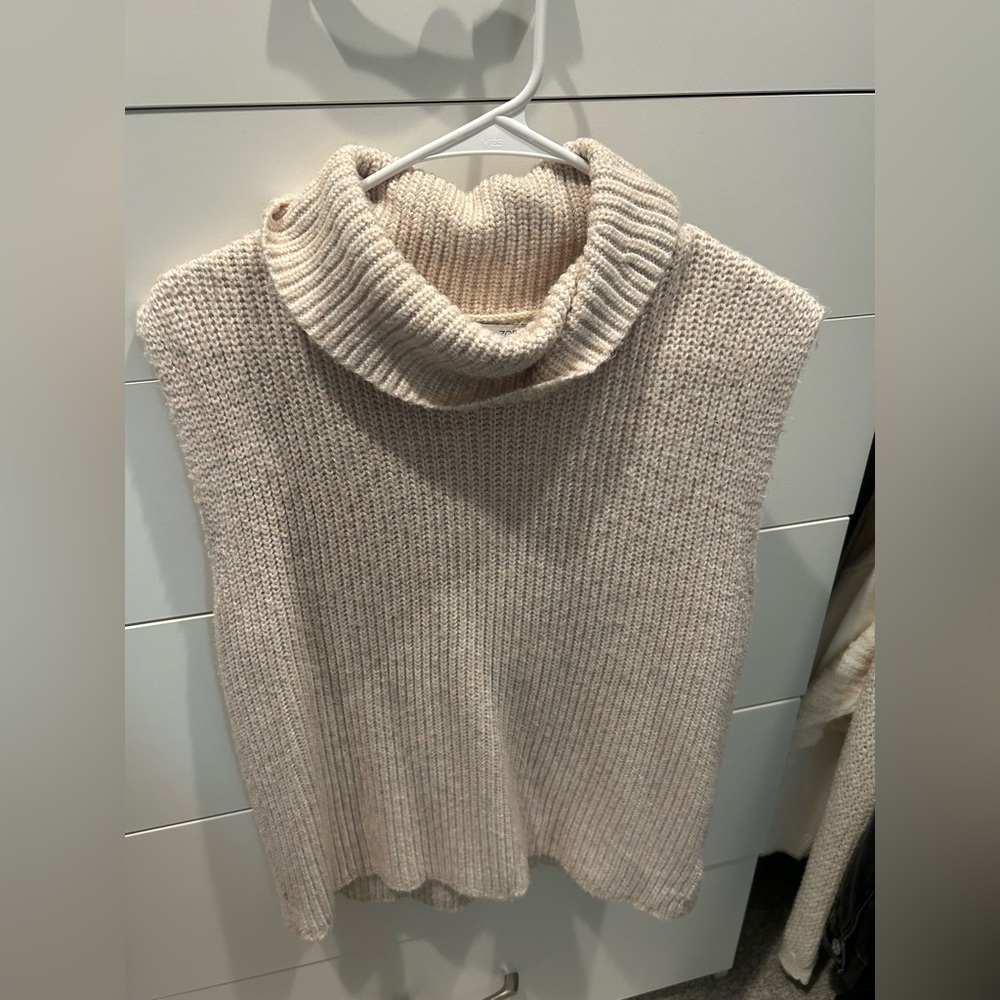 Sweater vest